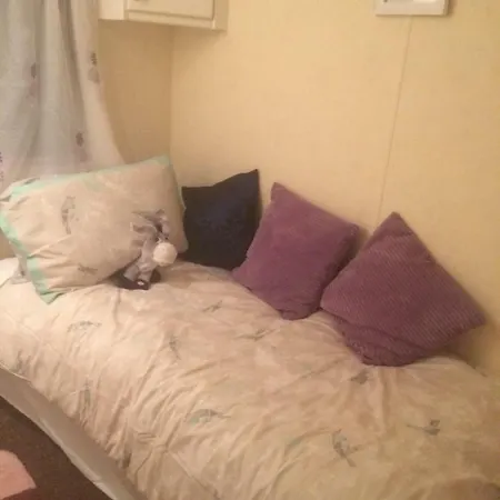 Beautiful Fully Furnished 2 Bedroom Apartament *